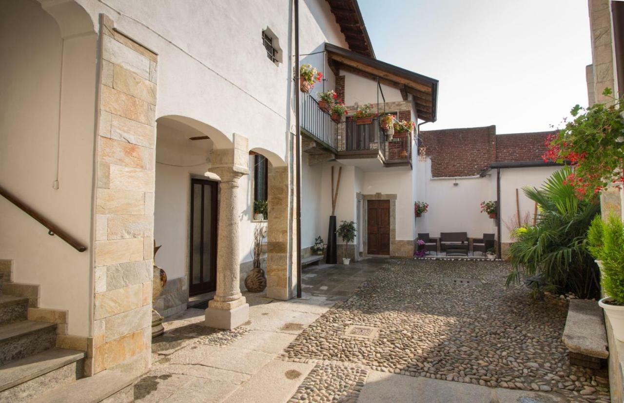 Loft & Espace Maison 1706 Lago Orta Borgomanero Bagian luar foto